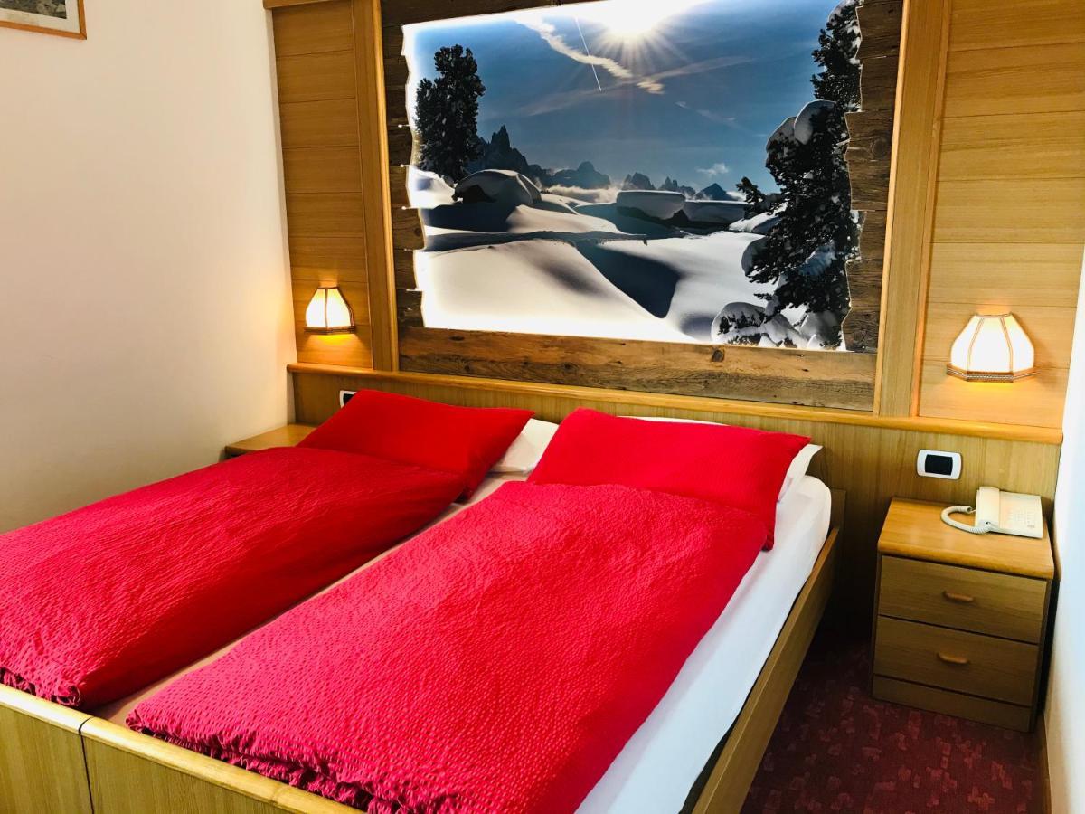 Rifugio Capanna Passo Valles 팔카데 외부 사진